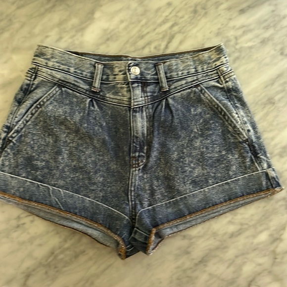 American Eagle Mom Short size 6 in excellent preowned condition No frays/shreds! - Picture 1 of 9